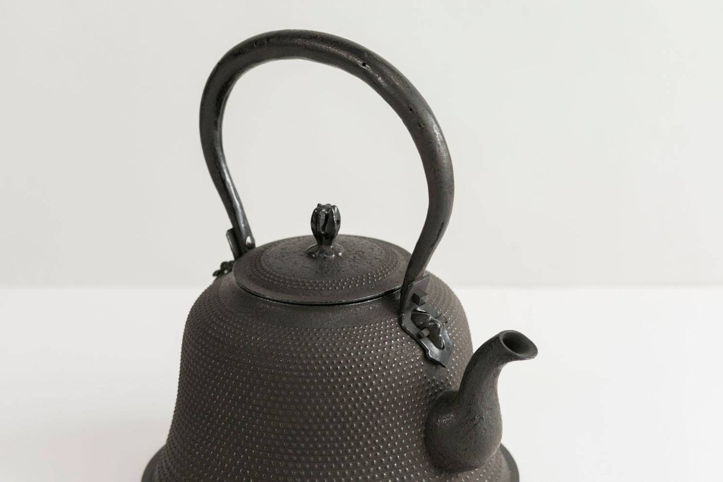 1.4L Cast Iron Kettle. Traditional Nambu Tetsubin
