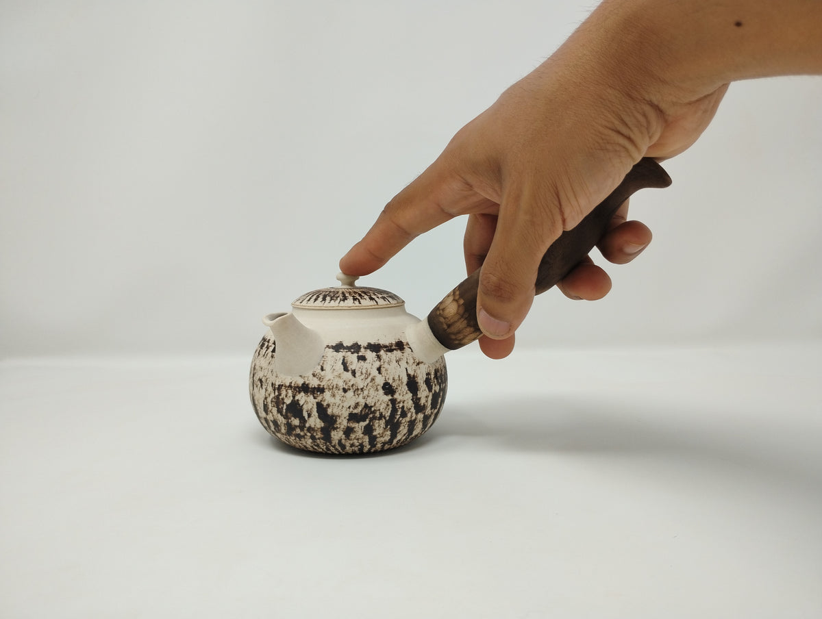 290ml Chattered Porcelain Kyusu with two matching bowls