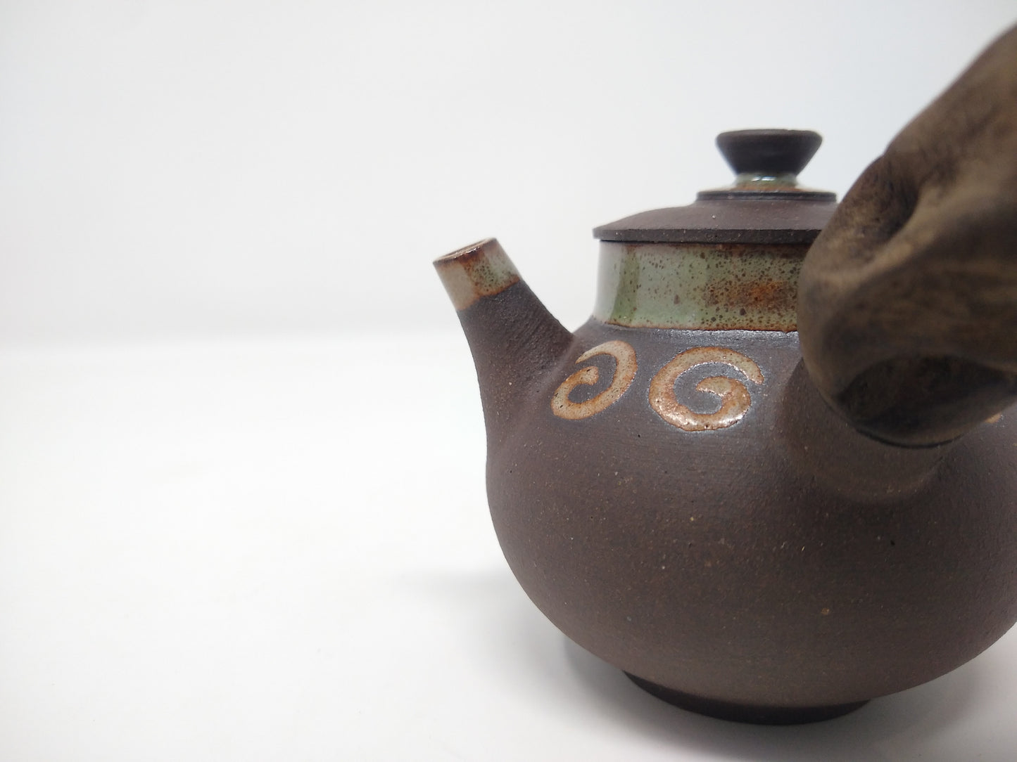 120ml Iridescence teapot with a matching cup