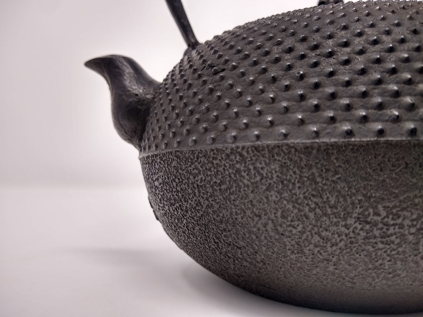 1.2L Cast Iron Kettle. Traditional Nambu Tetsubin